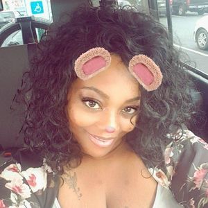 Meet your Posher, Sansan